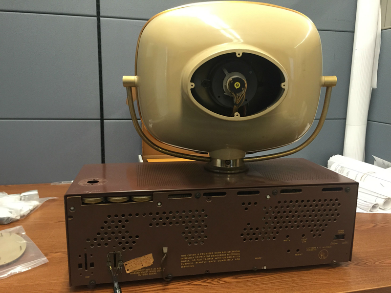 Illustration for article titled There's a Modern TV Hidden Inside This Classic 1950s Philco Predicta